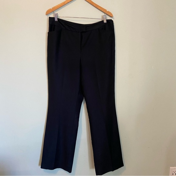 Calvin Klein Classic Black Blazer and matching pants set. - Picture 12 of 12